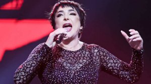 Певица Лолита стала жертвой телефонных мошенников