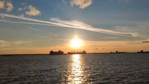 Проход кораблей в Кронштадте