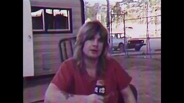 В пустоту: Жизнь, смерть и хэви-метал 1 сезон 1 серия (документальный сериал, 2025)