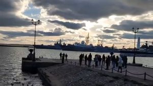 Петровская набережная в Кронштадте осенью