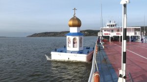 Плавучую часовню со слияния Оби и Иртыша отправили на зимовку