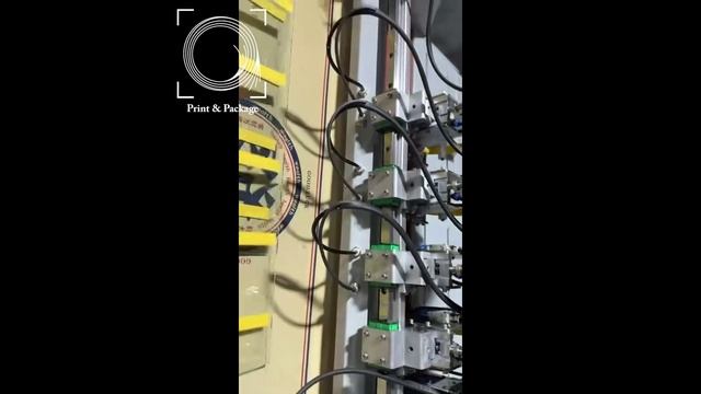 Аппликатор для двухстороннего скотча. Нанесение на стекло смотреть онлайн