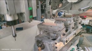 Станок по производству щеток. С натуральной щетиной.