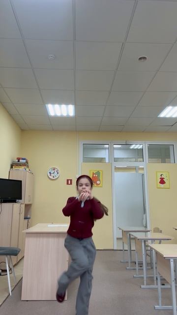 Танцую в школе