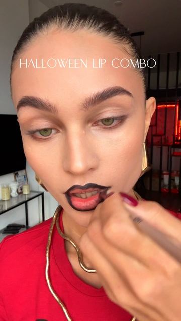 HALLOWEEN LIP COMBO смотреть онлайн
