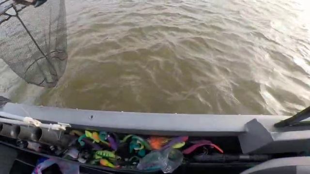 Второй сход бабули за день. Разогнула карабин. смотреть онлайн