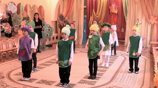 Дошколята спасали осень