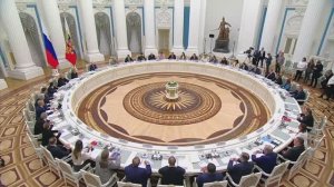 В.Матвиенко на заседании Совета при Президенте по гос. демографической и семейной политике, 23.10