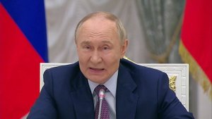 «Ставка на своих!»: Путин — за семью вместо миграции