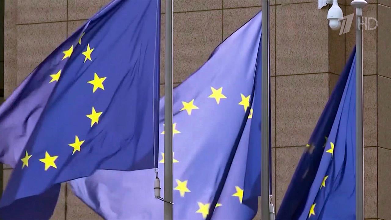 Евросоюз утвердил уже 19-й по счету пакет санкций против России