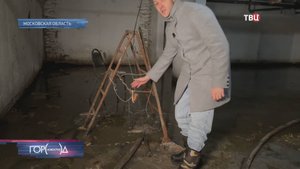 Жители дома без канализации в Сергиевом Посаде борются с потоками нечистот в своих квартирах