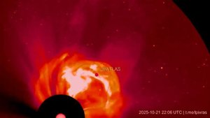 👽 Солнце швырнуло плазму в 3I/ATLAS — удар уже завтра?
