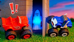 Приведение на стройке! Вспыш и Крушила ловят привидение! 🔥🏰 Кто победит?