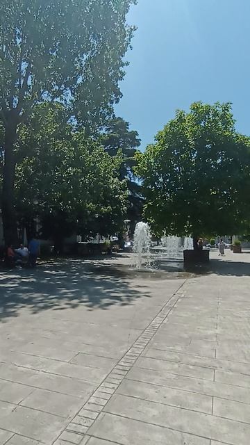 Памятник Илико Сухишвили и Нино Рамишвили в Тбилиси 27.06.2025