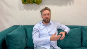 Приглашение на конференцию "Мебельный бизнес по-русски 2025" от Петра Дерягина.