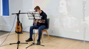 14) "Под звуки стихов и песен" (сл. Б. Окуджавы, муз. И. Шварца "Ваше благородие").