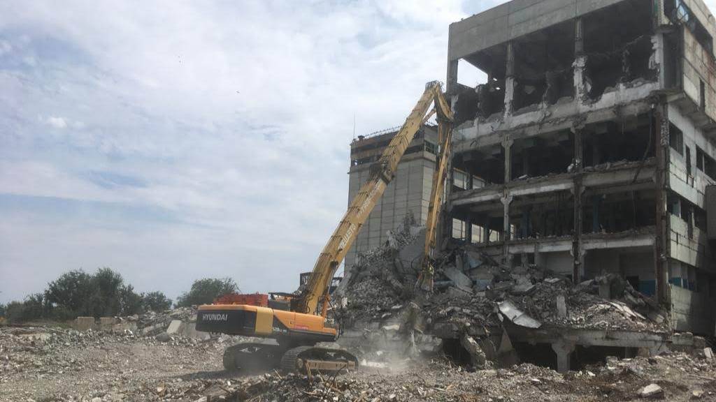 демонтаж здания.