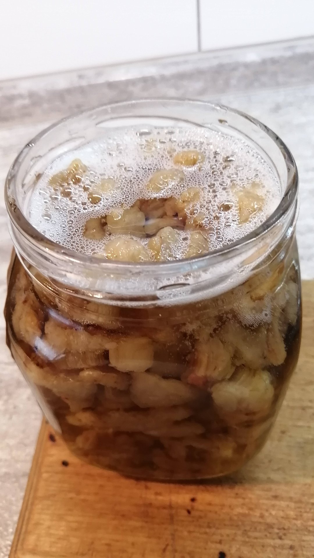 Свиные шкварки