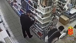 Осеннее обострение: жители Междуреченска попали на камеры видеонаблюдения.