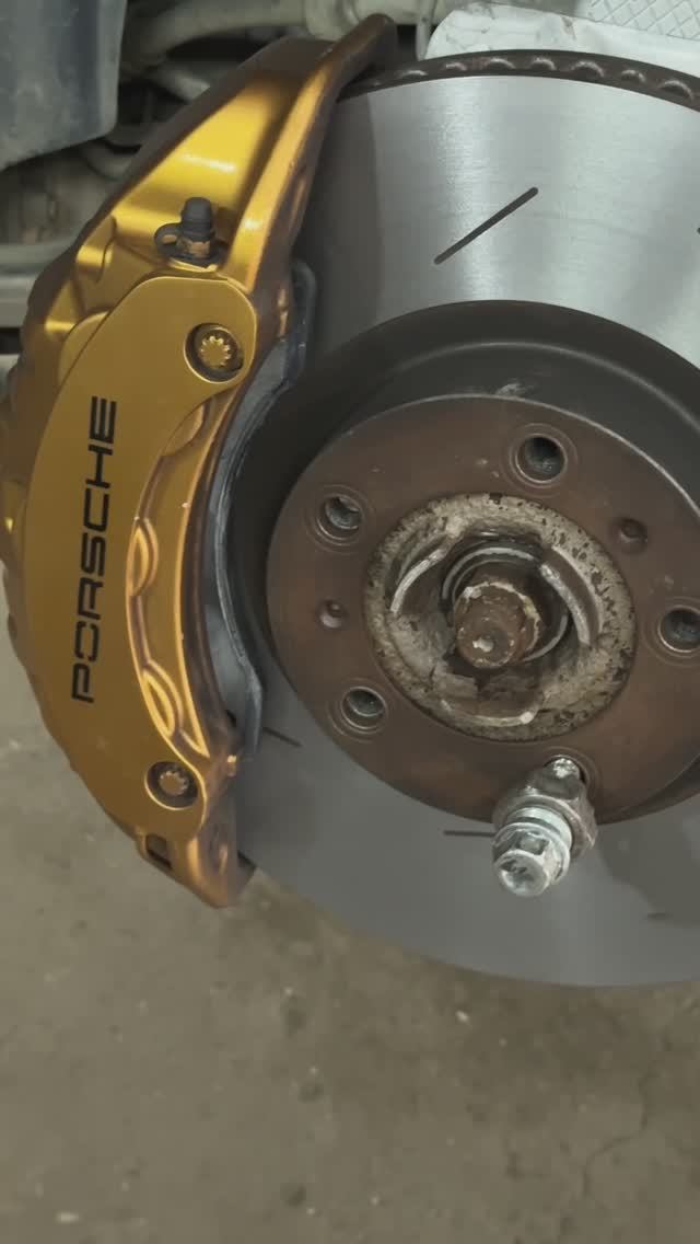 Porsche Panamera биение при торможении смотреть онлайн