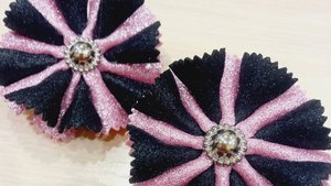 Резинка для волос с декором из фоамирана своими руками