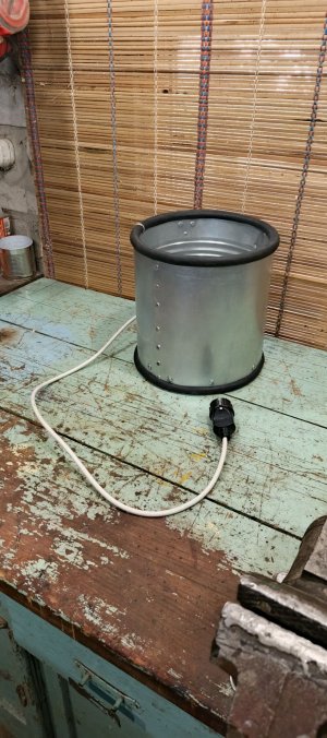 Делаю поилку с подогревом для животных и птиц.