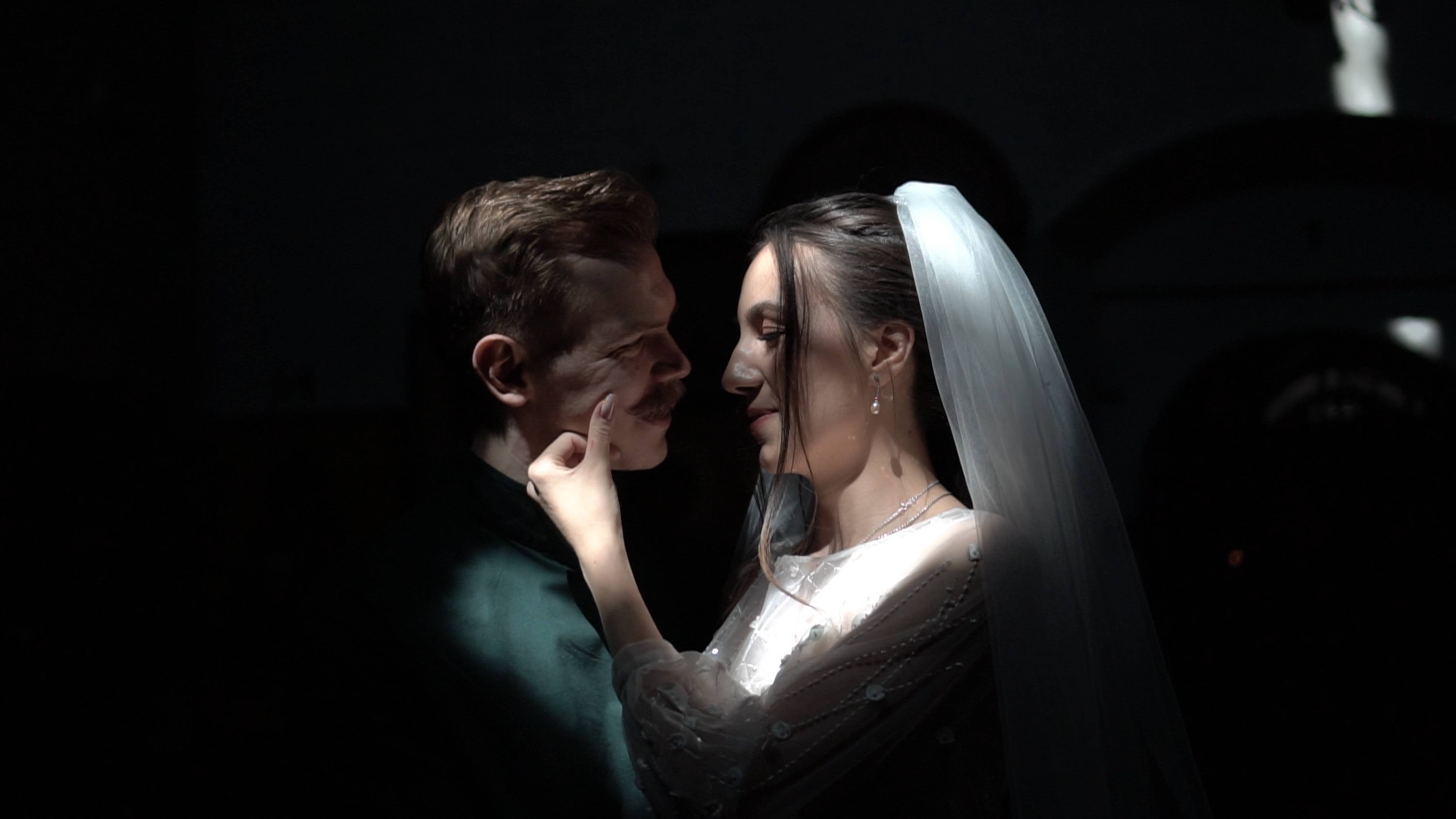 Видеосъемка венчания в  Храме Живоначальной Троицы в Троицком-Голенищеве в Москве смотреть онлайн