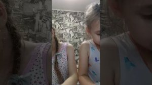 мы с Ариной рисуем котиков😇