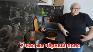 Прям взяла и запихнула ему сбалансированное питание