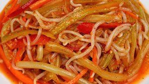 САЛАТ ИЗ СЕЛЬДЕРЕЯ И РОСТКОВ МАША ПО КОРЕЙСКИ