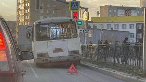 В центре Первоуральска на ходу у автобуса отвалилось колесо
