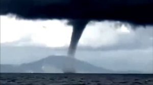 Водяной смерч у побережья Хорватии