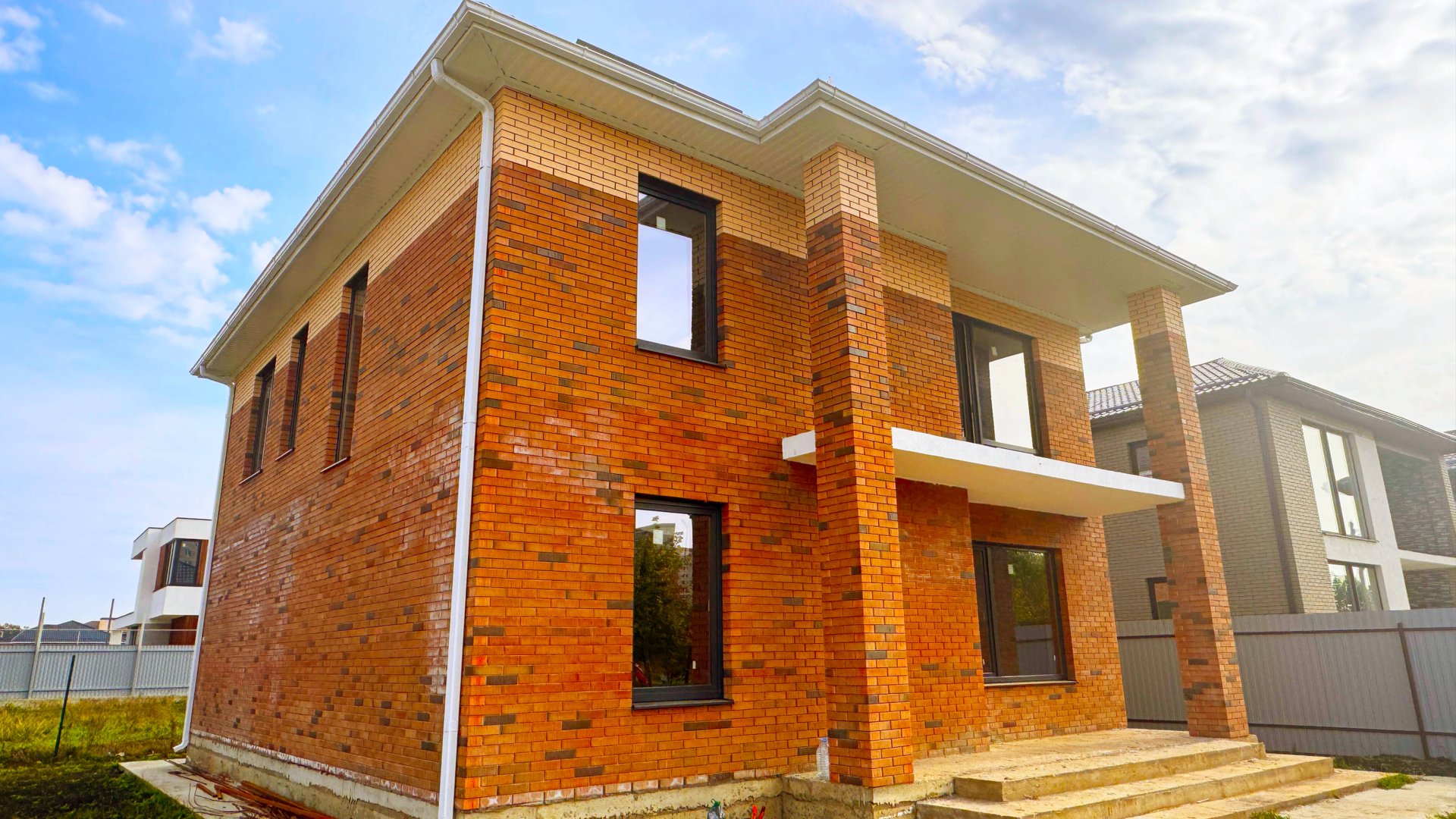 Двухэтажный дом — простор, комфорт и безопасность! смотреть онлайн