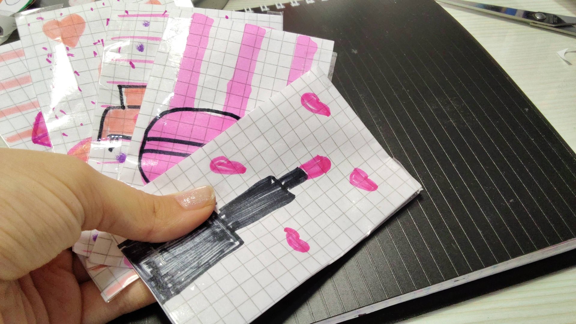 Распаковка бумажных сюрпризов смотреть онлайн