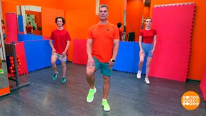 Фитнес-разминка: на месте шагом марш! Доброе утро. Фрагмент выпуска от 23.10.2025