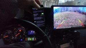 держалку планшета и мобилы крепим на саморезы .
