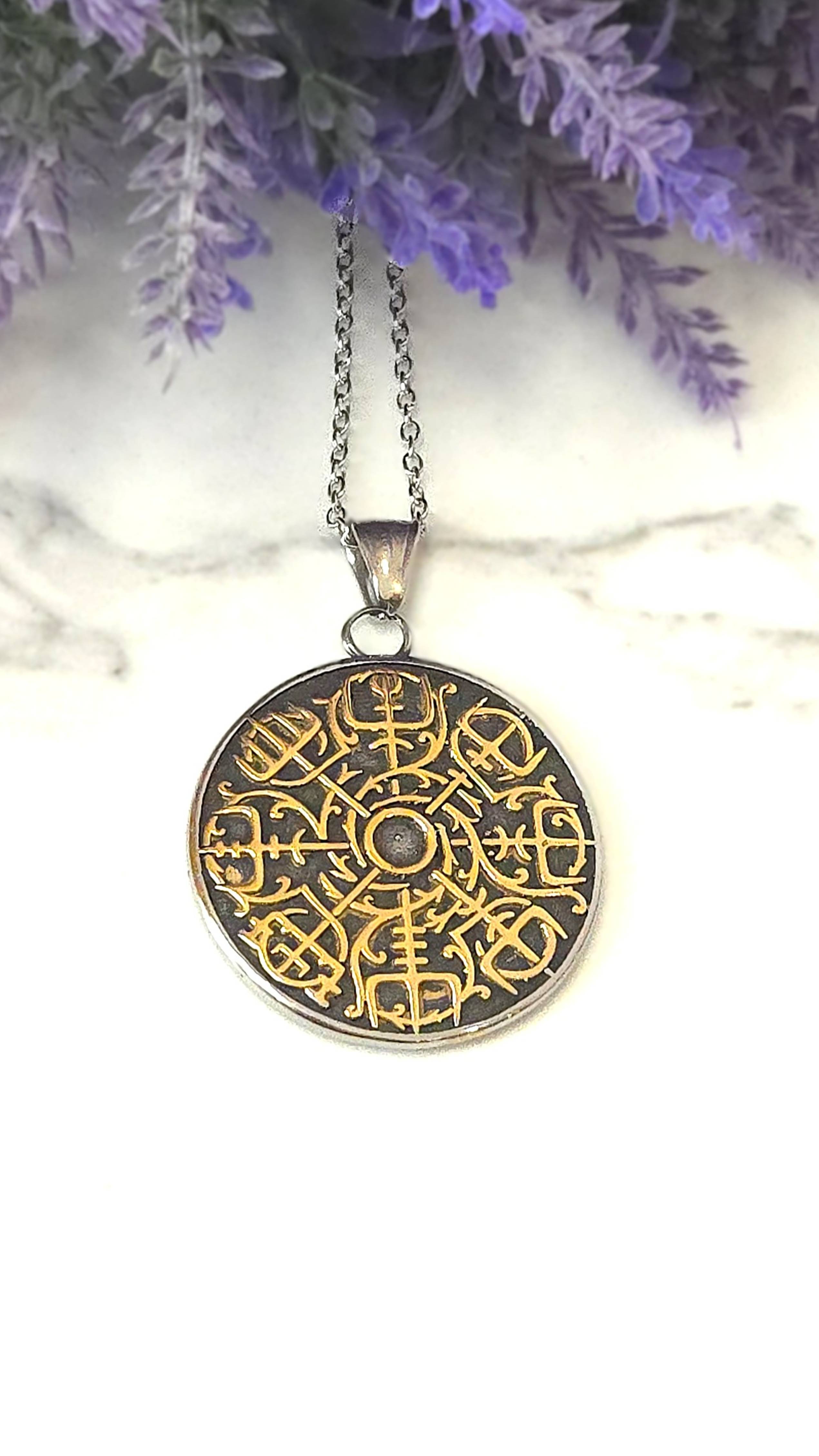 Круглый стальной кулон на цепочке "Вегвизир" от StarfallShop