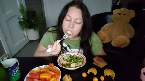 Мукбанг Пельмешки с курицей и индейкой, овощи.