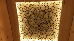 Панно из можжевельника на потолок в баню