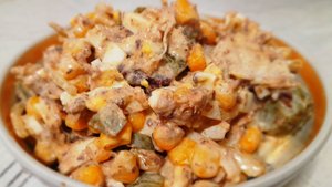 Салат с консервированным тунцом
