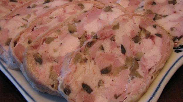 Домашняя куриная ветчина с грибами