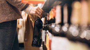 Россияне стали меньше пить. Какими мерами усилить эту тенденцию