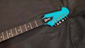 Обзор сборки и звука доработанной китайской реплики Gibson Firebird голубой.
