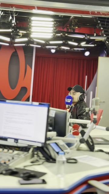 Болтаем с «Русское радио» о музыке, песнях и любви ❤️ #музыка #творчество #жизнь #любовь смотреть онлайн