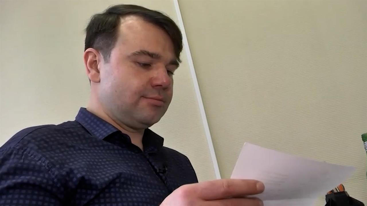 История звезды "Папиных дочек": смотрите новый выпуск шоу "Пусть говорят" на Первом канале