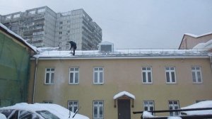 Очистка крыши от снега https://stroyalptrest.ru/