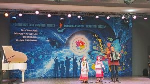 Шëл ленинградский паренëк