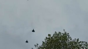 самолеты СУ-57 летят