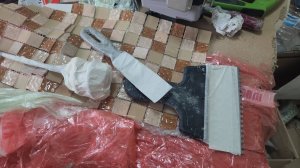 Балкон в стиле лофт: подготовка инструментов к эпоксидной затирке 🔪 🪣