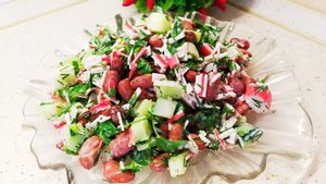 БЮДЖЕТНЫЙ и ВКУСНЫЙ САЛАТ🥗 за 5 МИНУТ! Салат" СВЕЖЕСТЬ",быстро и вкусно 😋!